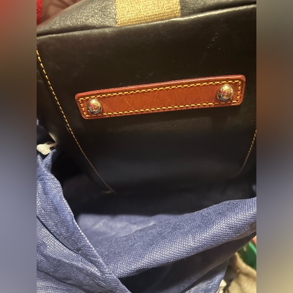 Almost new black leather Dooney and Bourke single strap hobo bag - Picture 9 of 9